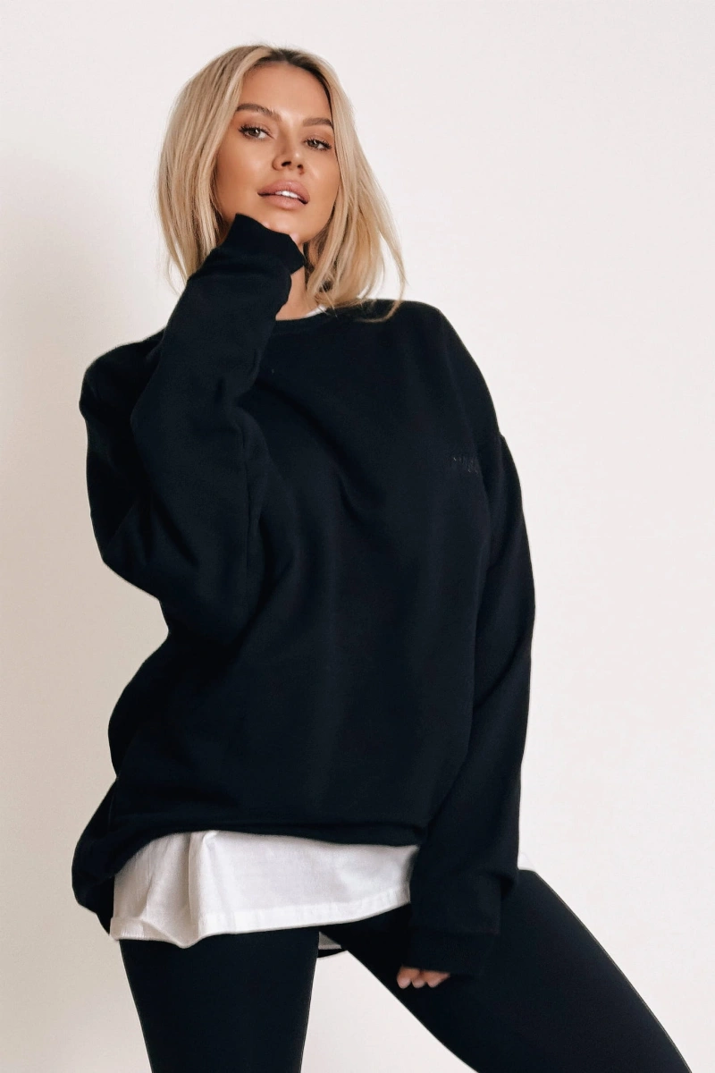 uniwersalna-bluza-dresowa-z-glitterem-czarna-the-wonderworker-snug-top-philo-new-york-bluza-bez-kaptura