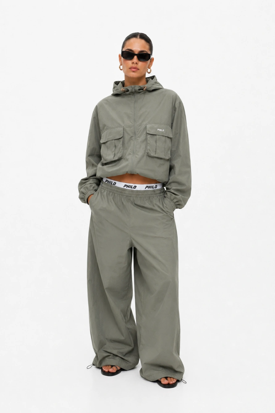 philo-windbreaker-sand.jpg